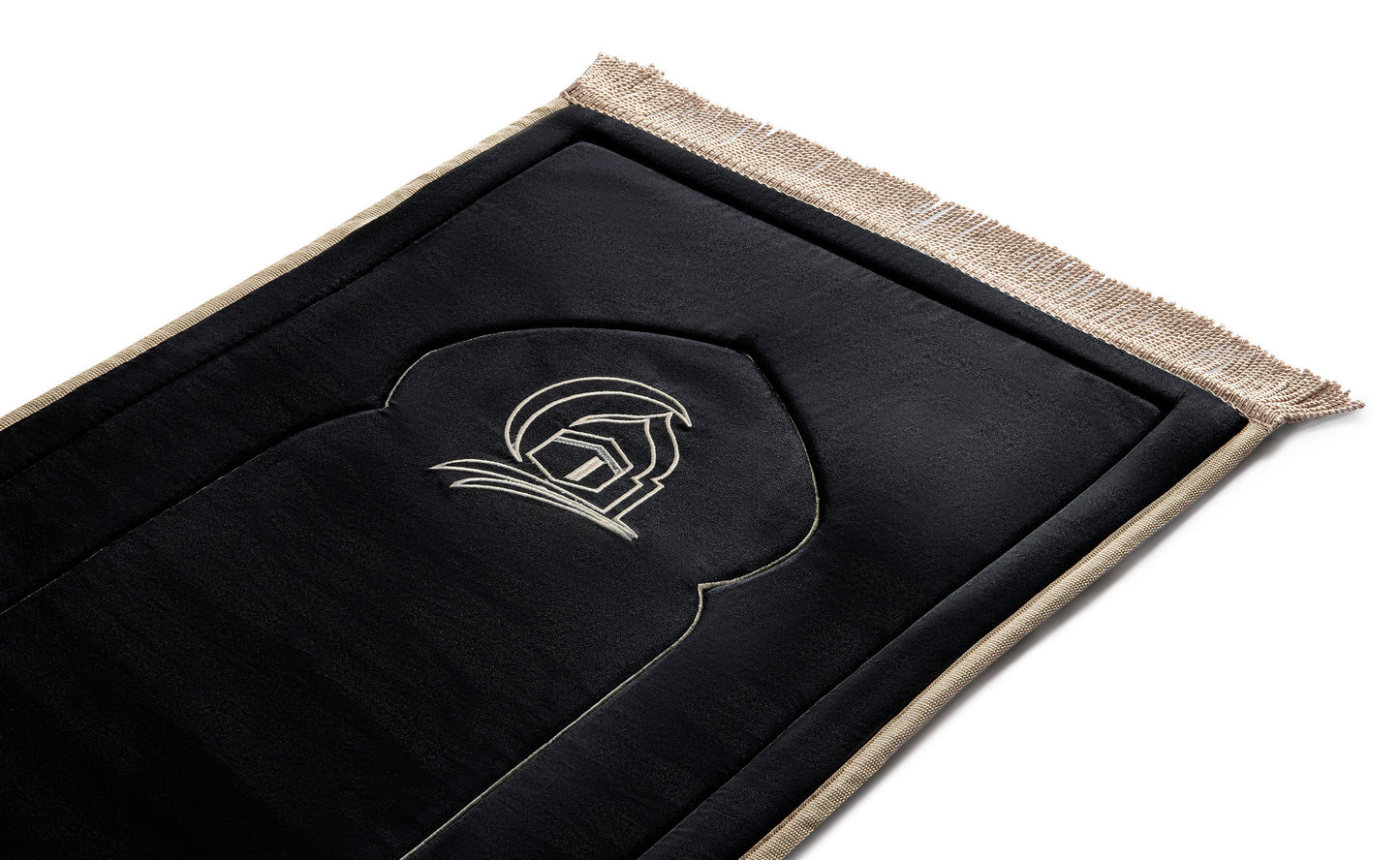 سجادة صلاة مطرزة بالكعبة السوداء